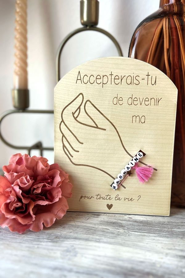 Pancarte en bois avec bracelet | Marraine