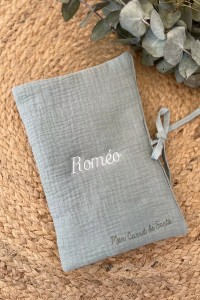 Protège-carnet de santé brodé -  Kaki